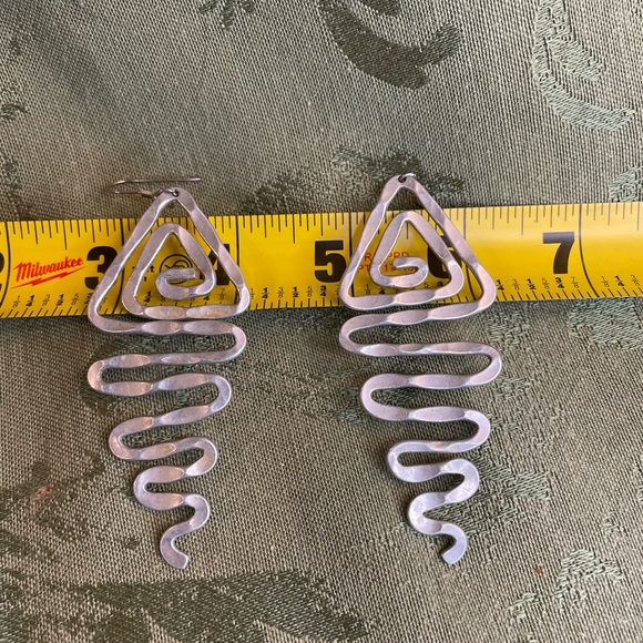 Vintage silver earrings circa 1985. Very lightweight and dangly. - Picture 4 of 5